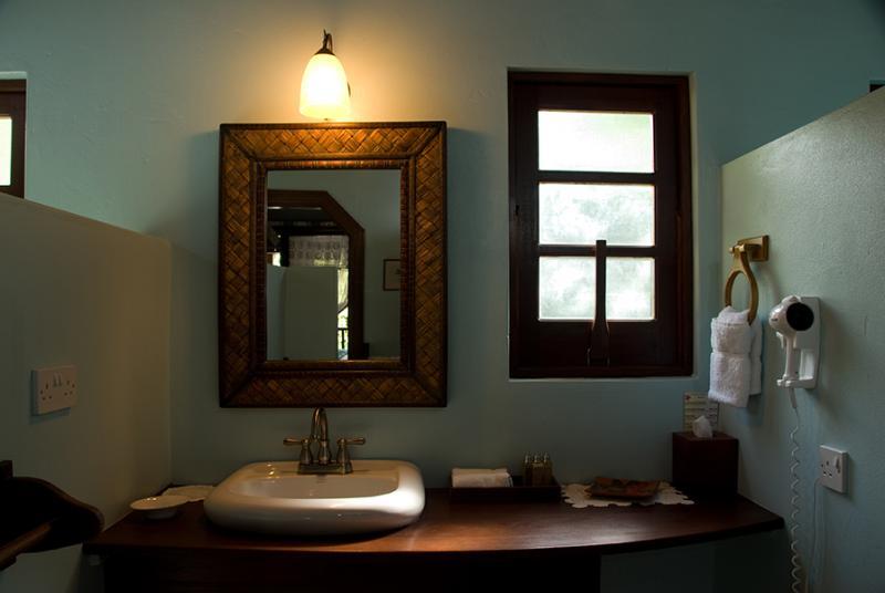 Spring Hotel Bequia Port Elizabeth Экстерьер фото
