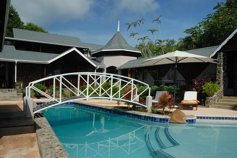 Spring Hotel Bequia Port Elizabeth Экстерьер фото