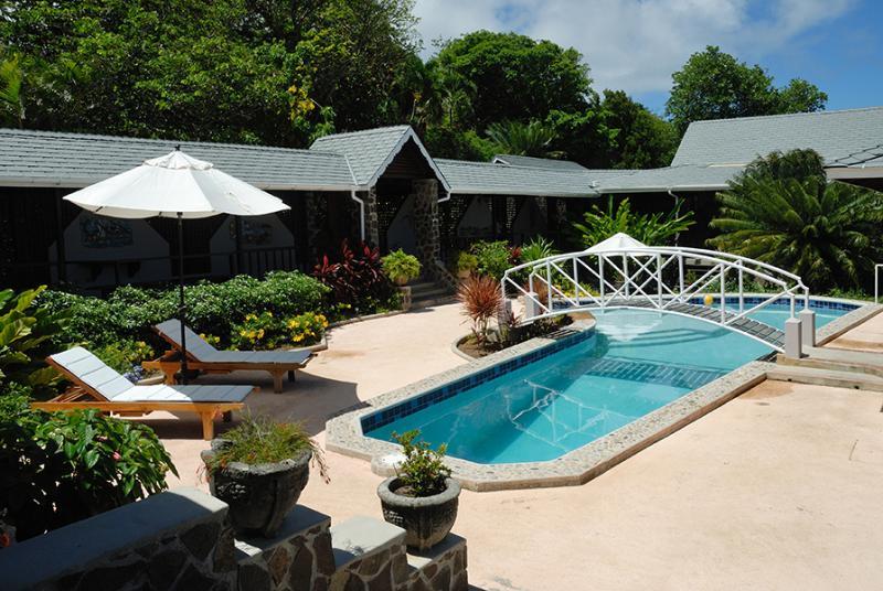 Spring Hotel Bequia Port Elizabeth Экстерьер фото