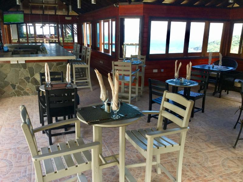 Spring Hotel Bequia Port Elizabeth Экстерьер фото
