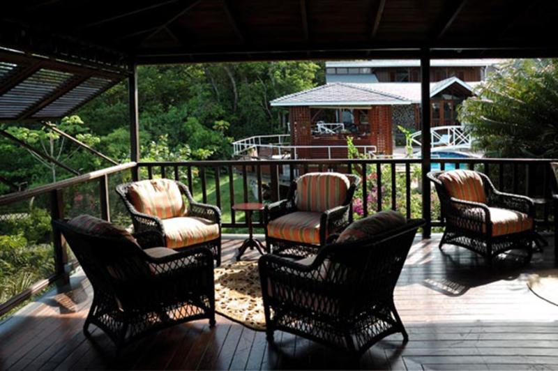 Spring Hotel Bequia Port Elizabeth Экстерьер фото