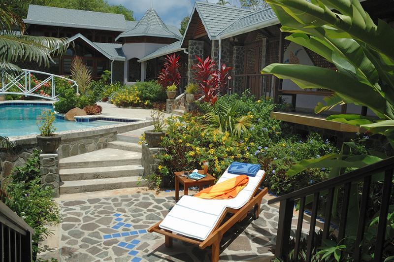 Spring Hotel Bequia Port Elizabeth Экстерьер фото